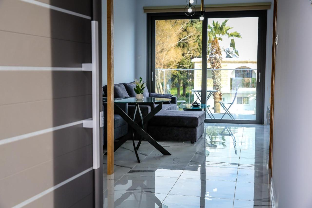 Sea Side Appartment In Kato Paphos ภายนอก รูปภาพ