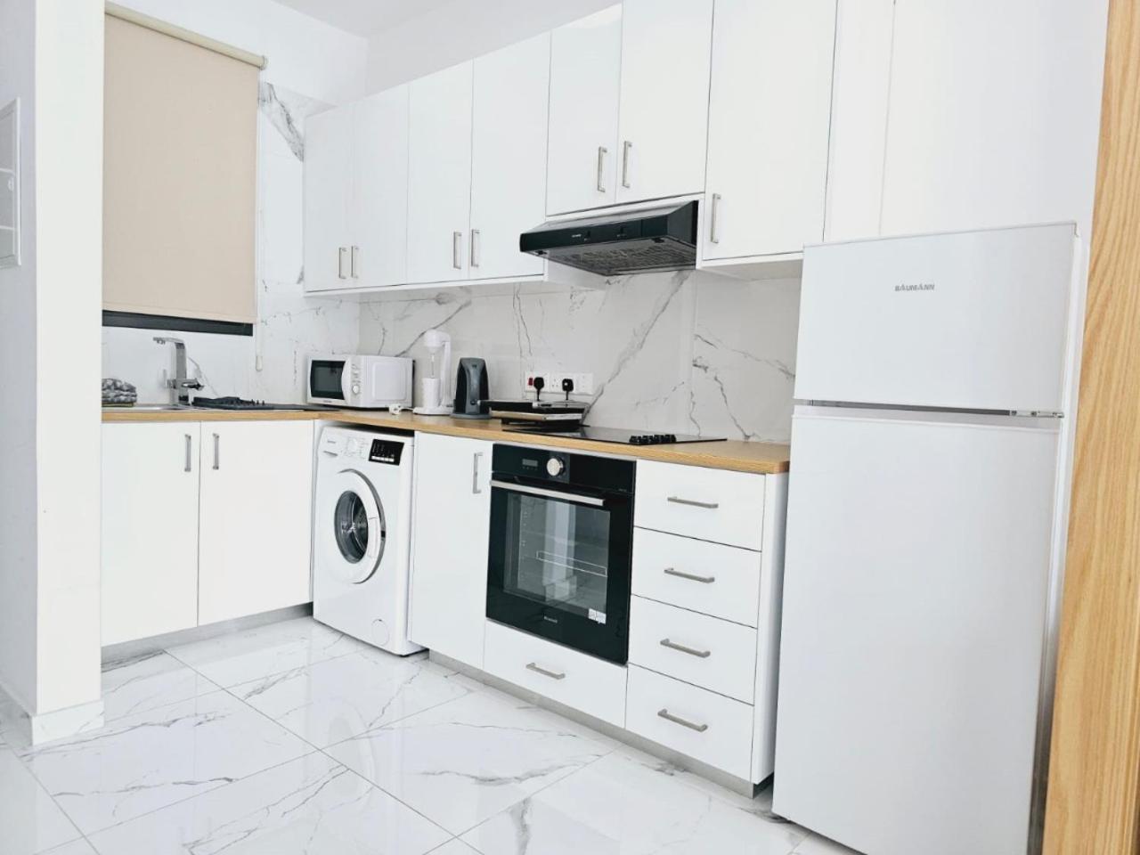 Sea Side Appartment In Kato Paphos ภายนอก รูปภาพ